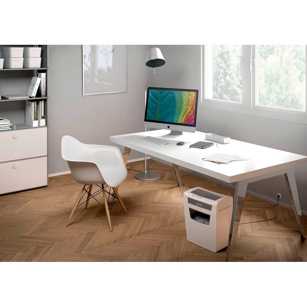 LEITZ IQ Home Office Aktenvernichter mit Partikelschnitt P-4, 4 x 28 mm, bis 10 Blatt, weiß