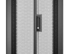 APC Easy Rack 600mm/24HE/1000mm mit Dach, Seitenwand, Rollen, Füßen und 4 Halterungen, ohne Boden, schwarz (ER6402)