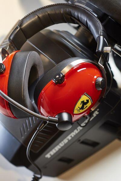 Thrustmaster T.Racing Scuderia Headset Ferrari Edition - für PS4, XBOX, PC, Android
