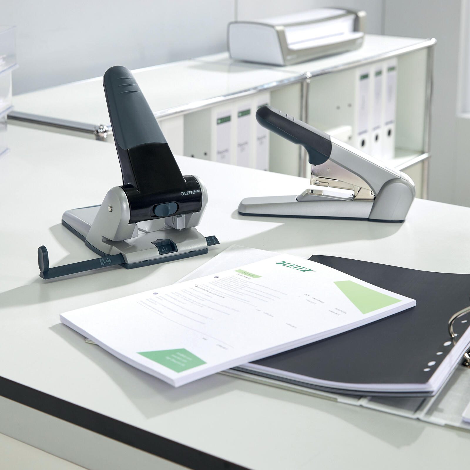 LEITZ Registraturlocher 5180 silber