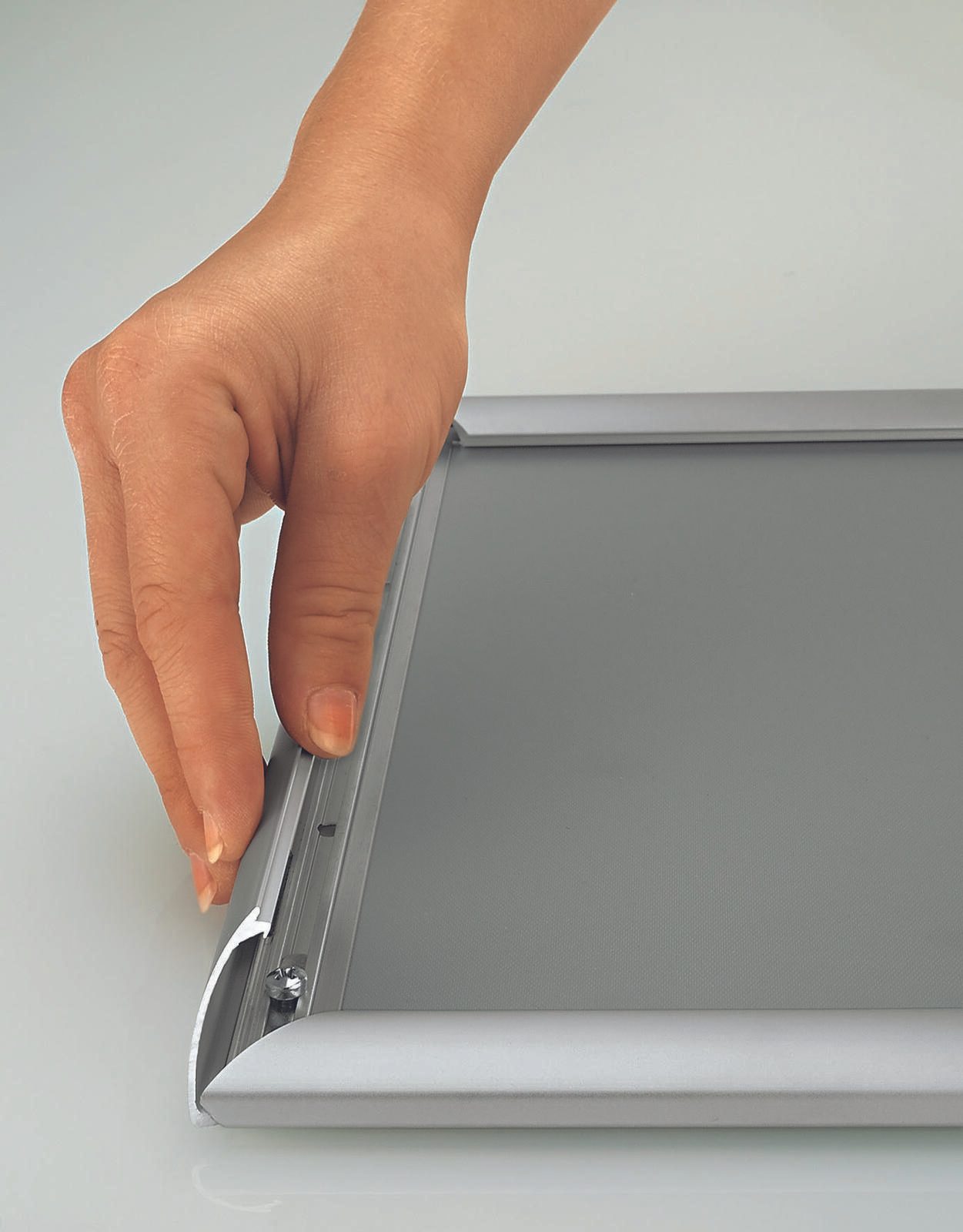 Showdown® Displays Klapprahmen 24,1 x 32,8 cm silber