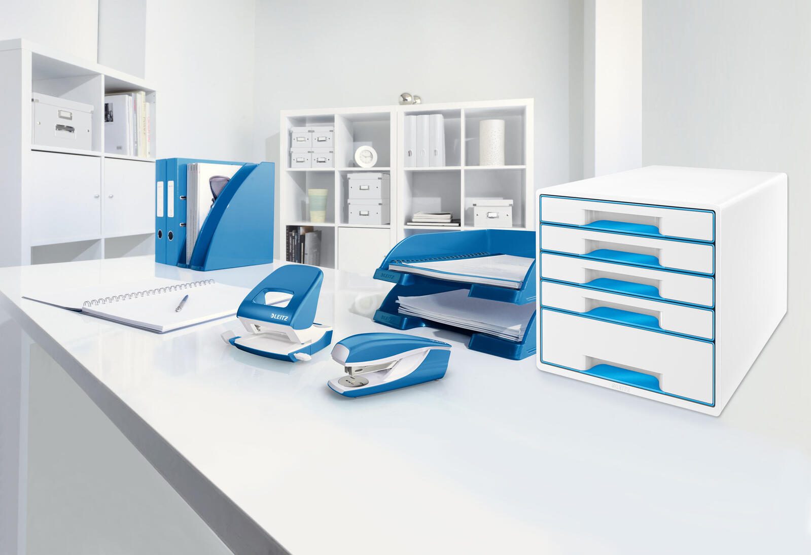 LEITZ Locher NeXXt blau-metallic