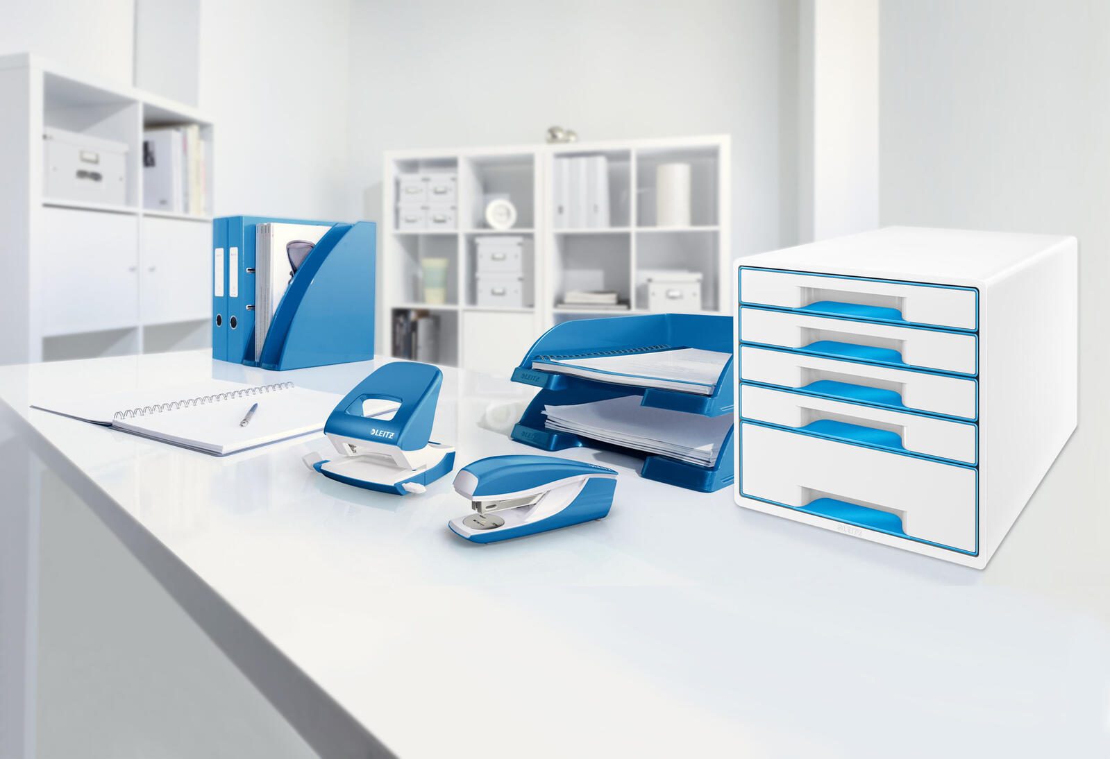 LEITZ Locher NeXXt blau-metallic