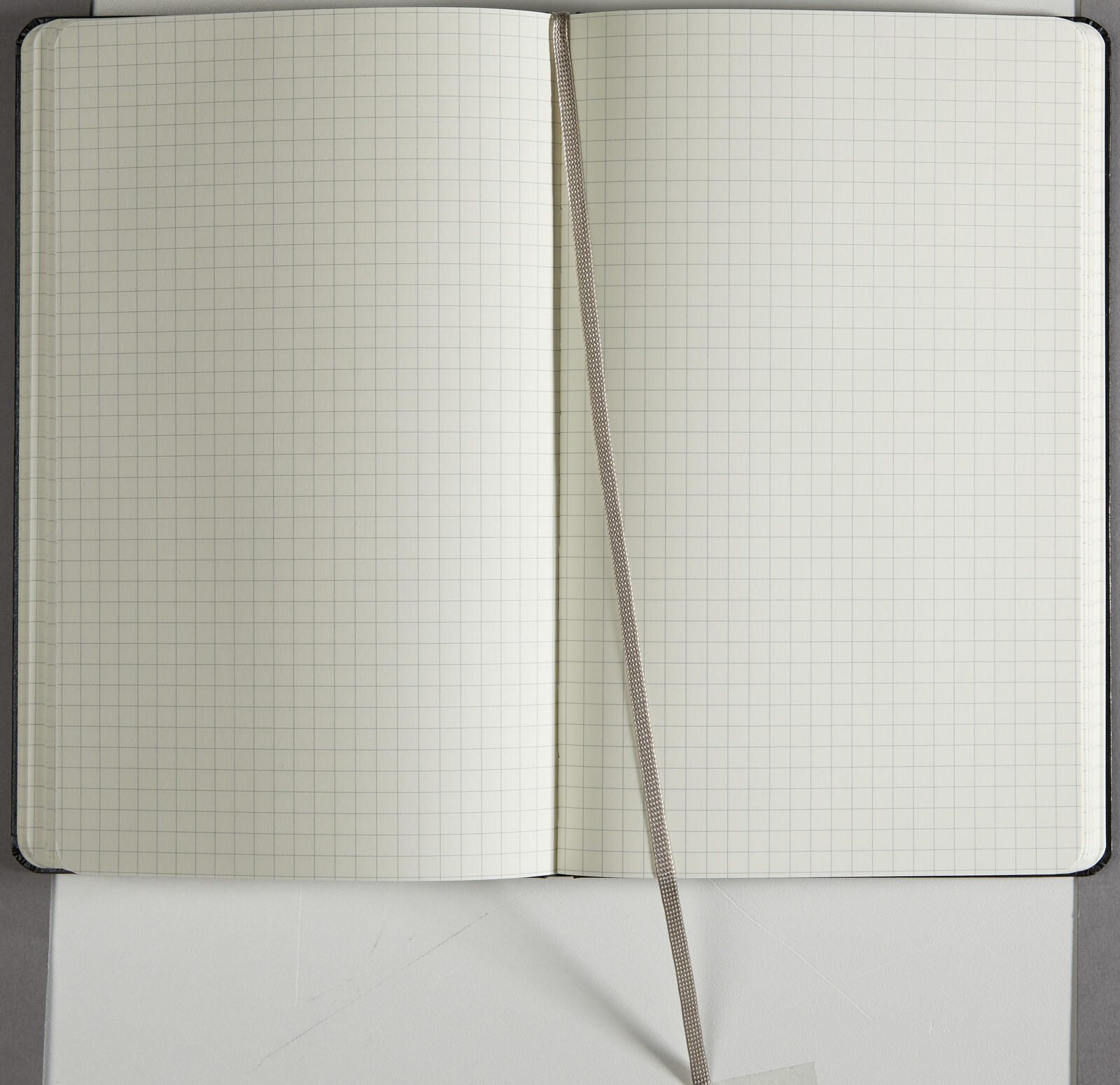 MOLESKINE Classic Collection fester Einband Notizbuch ca. DIN A5 kariert, 240 Seiten