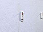 tesa Klebeschraube 2.4 cm  x 6.4 cm weiß