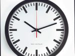 PEWETA Funkwanduhr Bahnhof Ø 30 cm schwarz