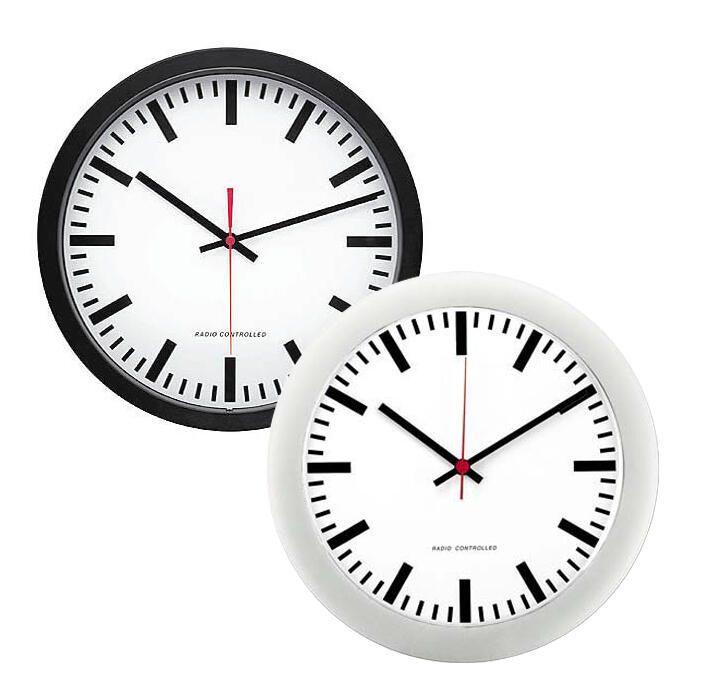 PEWETA Funkwanduhr Bahnhof Ø 30 cm silber