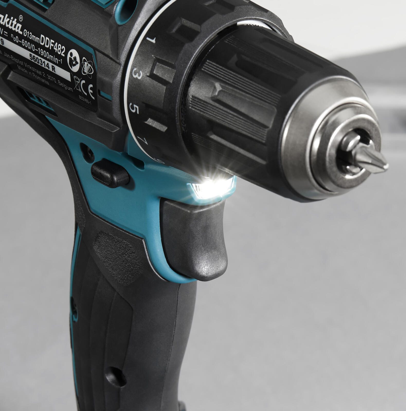 makita Akku-Bohrschrauber-Set DDF482RFJ