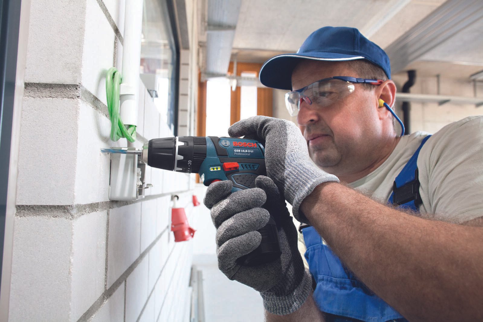 BOSCH Professional Akku-Schlagbohrschrauber-Set GSB 12V-15