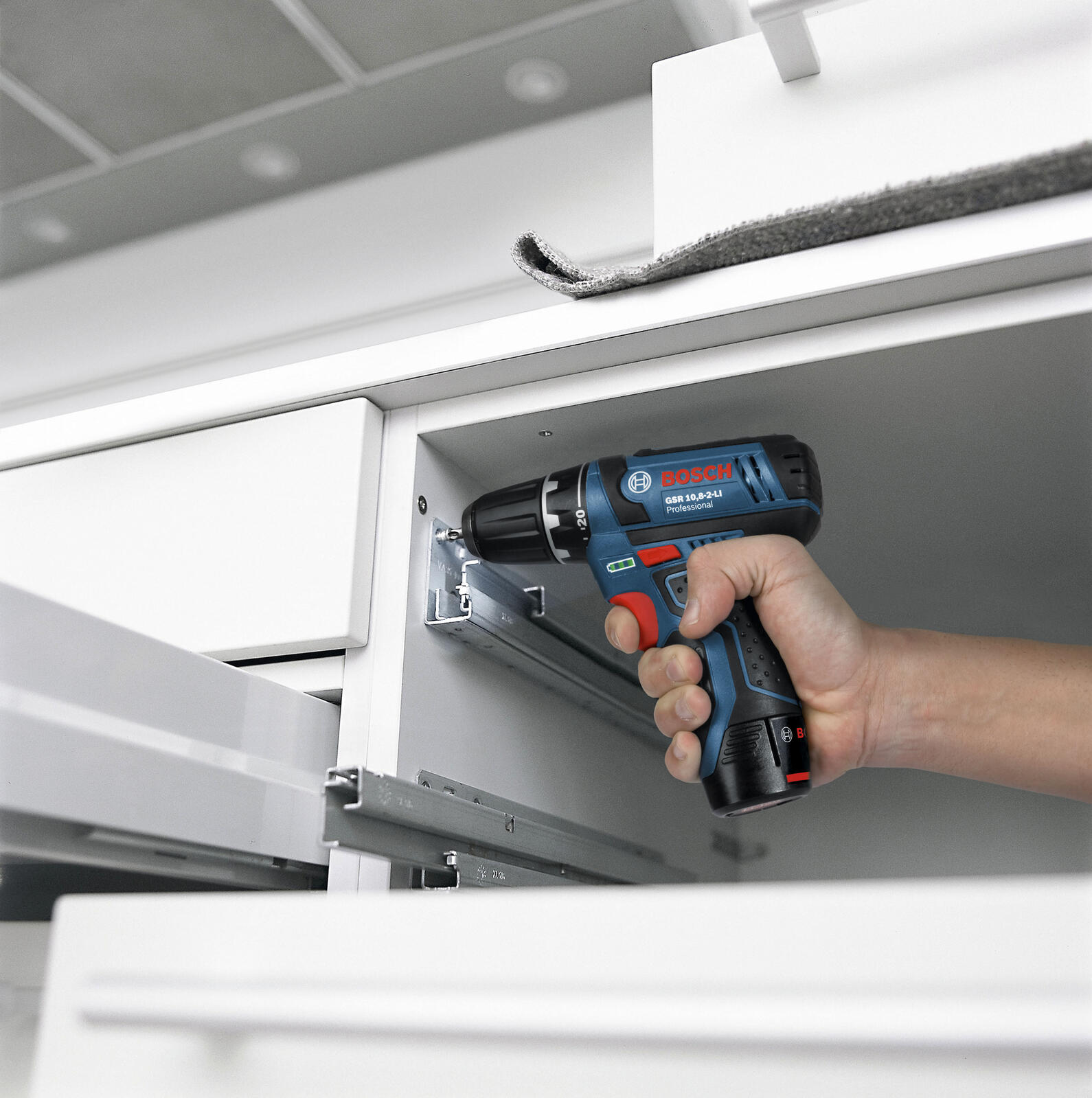 BOSCH Professional Akku-Schlagbohrschrauber-Set GSB 12V-15