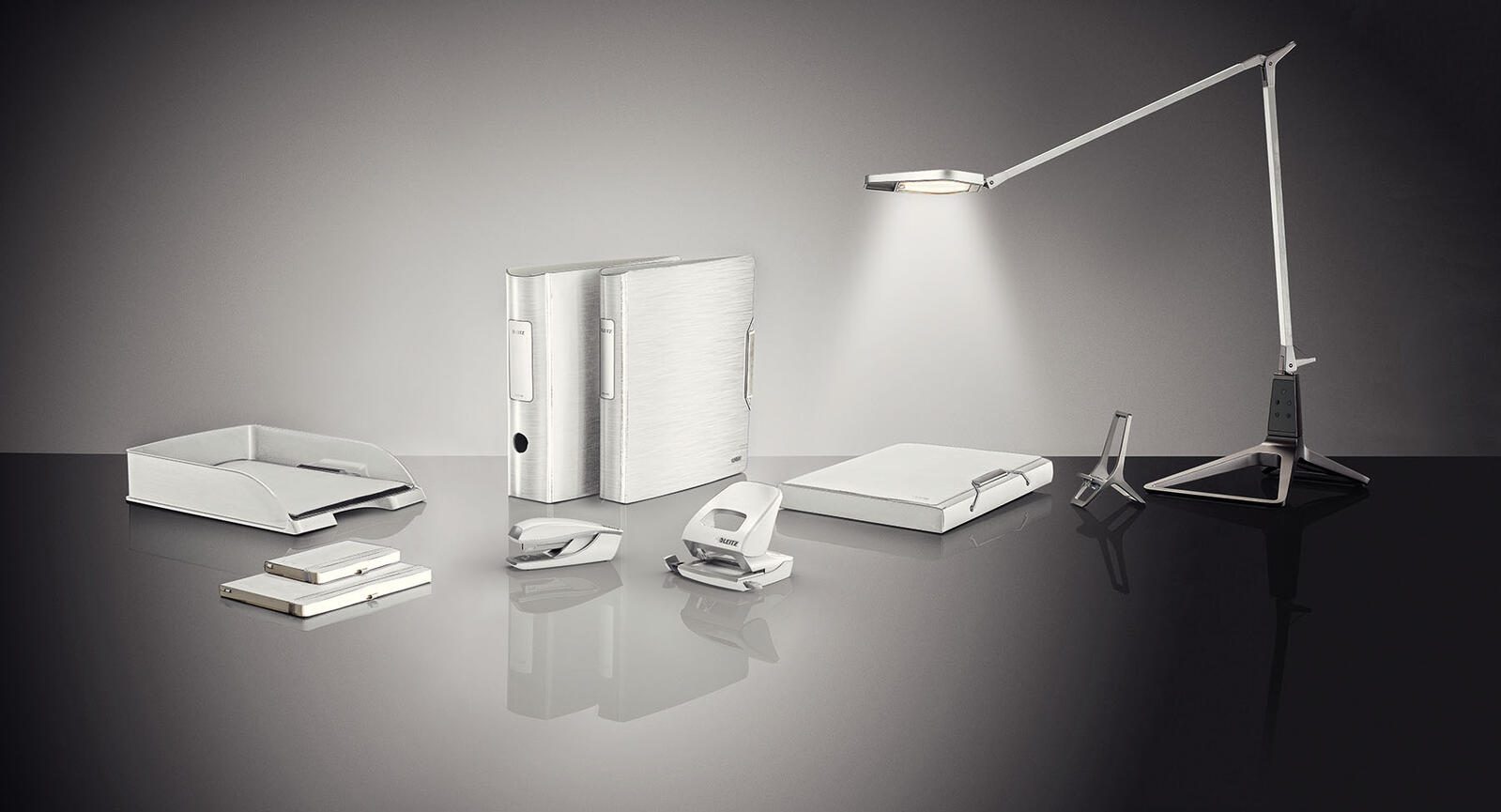 LEITZ Locher Style arktikweiß