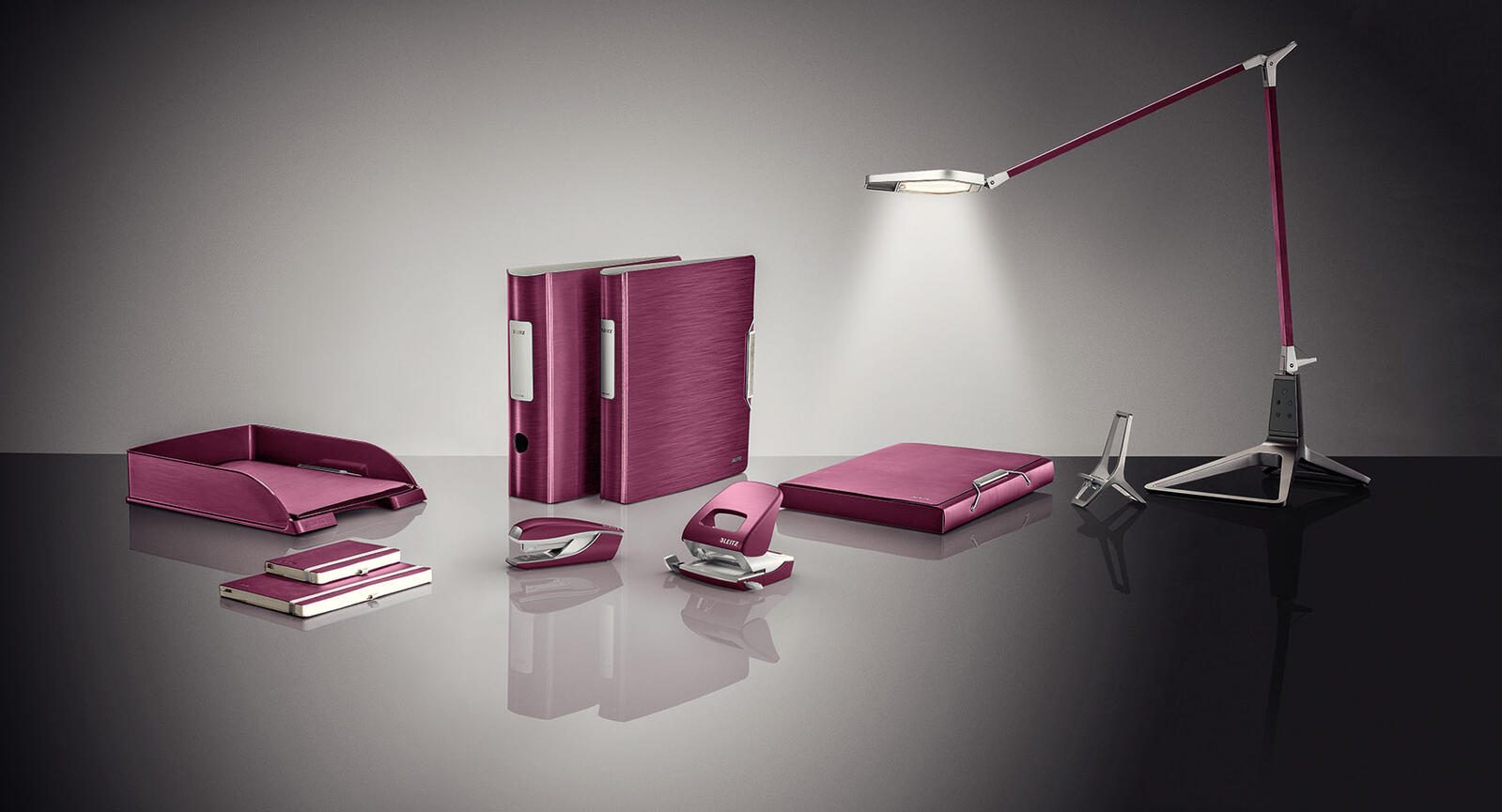 LEITZ Locher Style granat rot