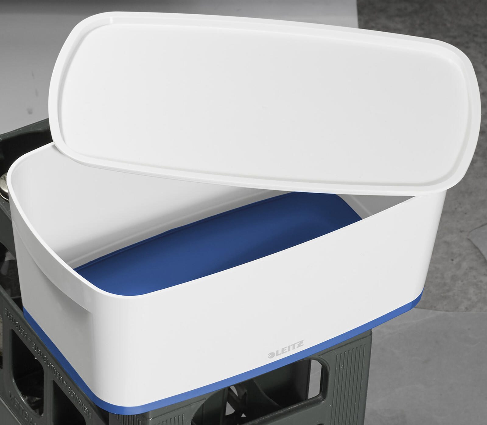 LEITZ Aufbewahrungsbox 5,0 l - 31,8 x 19,1 x 12,8 cm perlweiß/blau