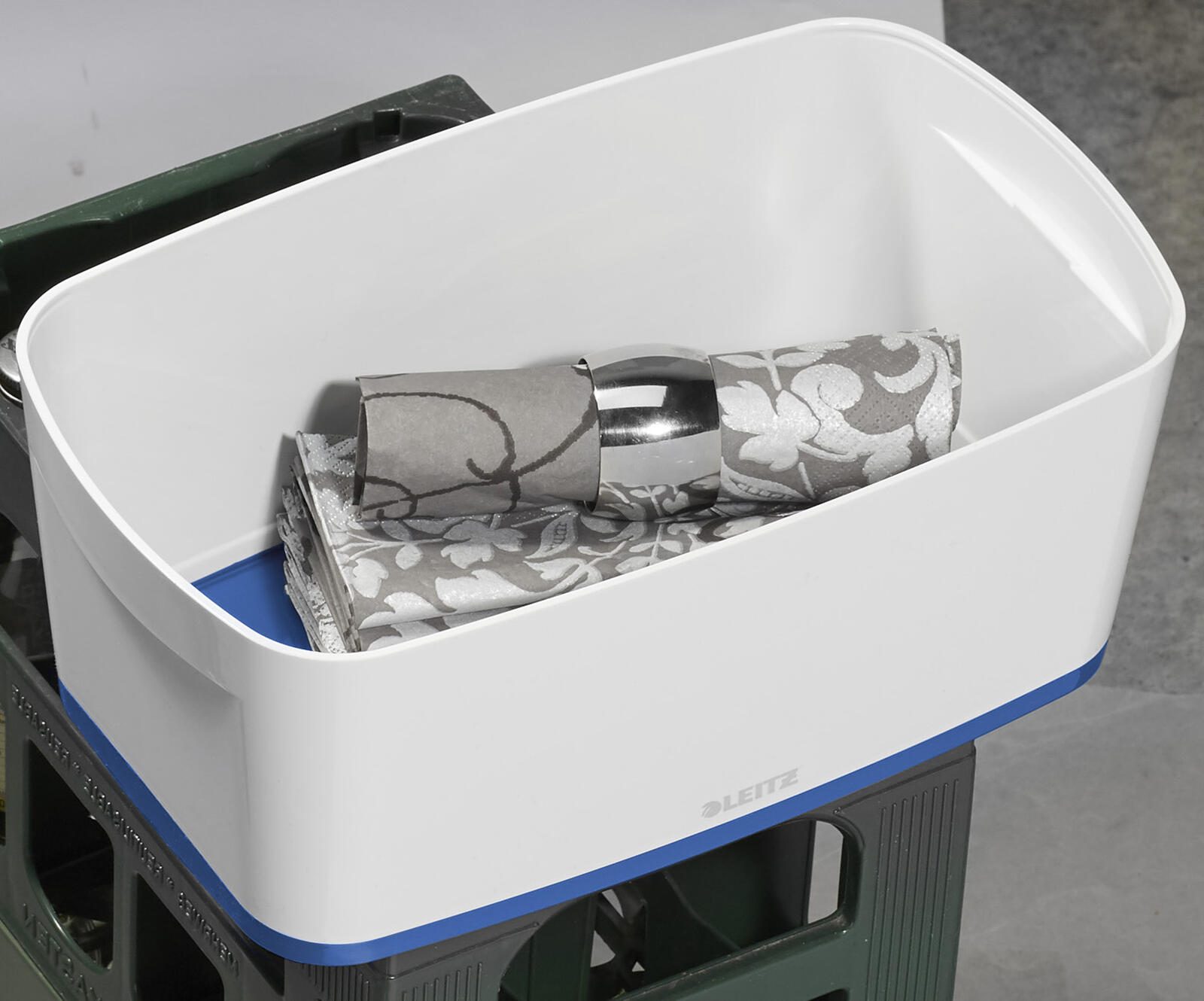 LEITZ Aufbewahrungsbox 5,0 l - 31,8 x 19,1 x 12,8 cm perlweiß/blau