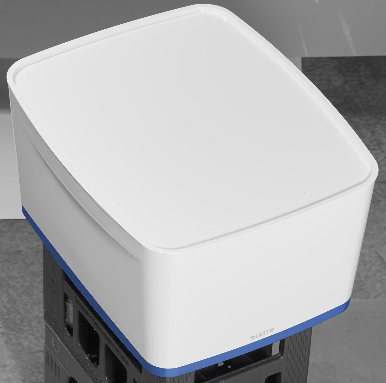 LEITZ Aufbewahrungsbox 18,0 l - 38,5 x 31,8 x 19,8 cm perlweiß/blau