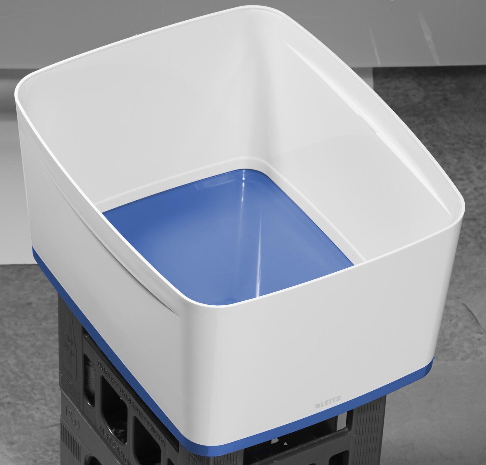 LEITZ Aufbewahrungsbox 18,0 l - 38,5 x 31,8 x 19,8 cm perlweiß/blau