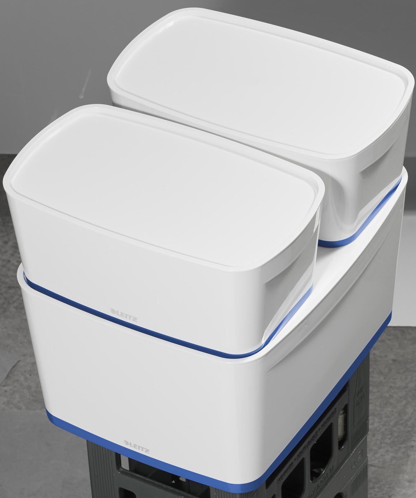 LEITZ Aufbewahrungsbox 18,0 l - 38,5 x 31,8 x 19,8 cm perlweiß/blau