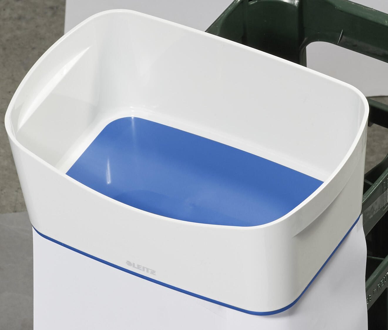 LEITZ Aufbewahrungsbox 3,0 l - 24,6 x 16,0 x 9,8 cm perlweiß/blau