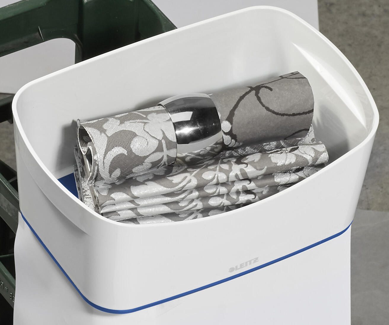 LEITZ Aufbewahrungsbox 3,0 l - 24,6 x 16,0 x 9,8 cm perlweiß/blau
