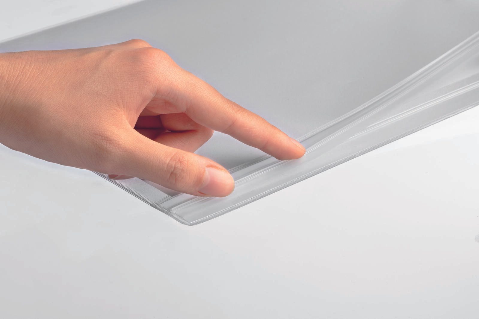 DURABLE Dokumentenhüllen selbstklebend A4 transparent