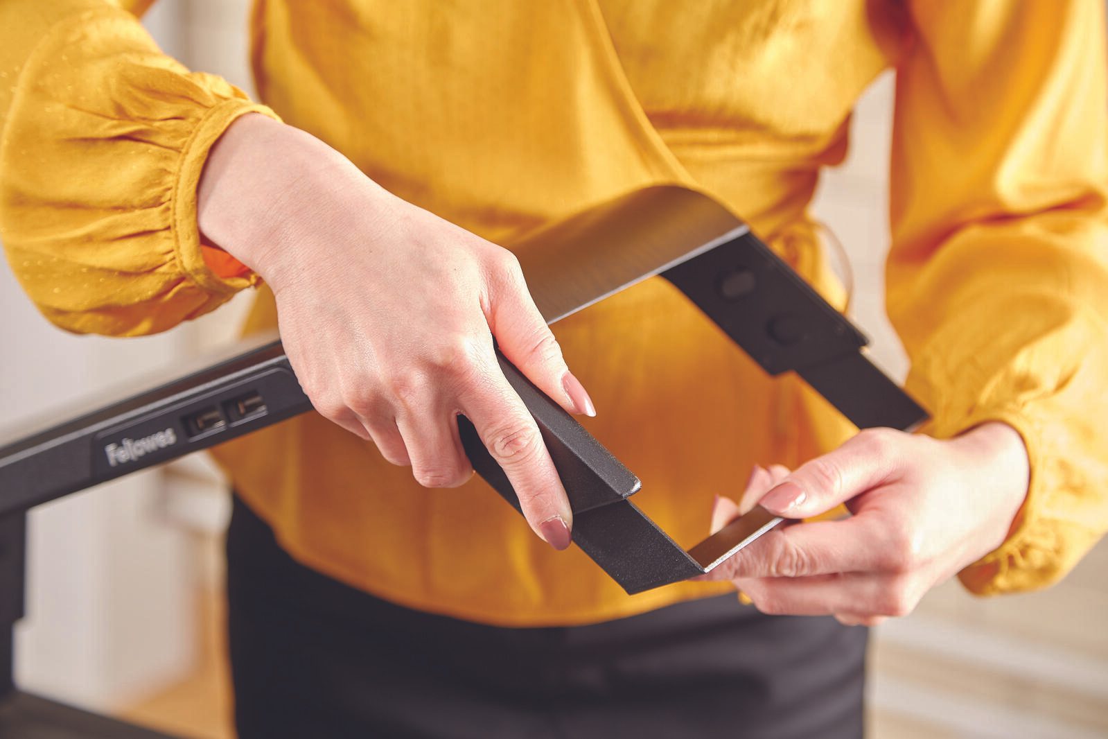 Fellowes Monitorständer Hana schwarz