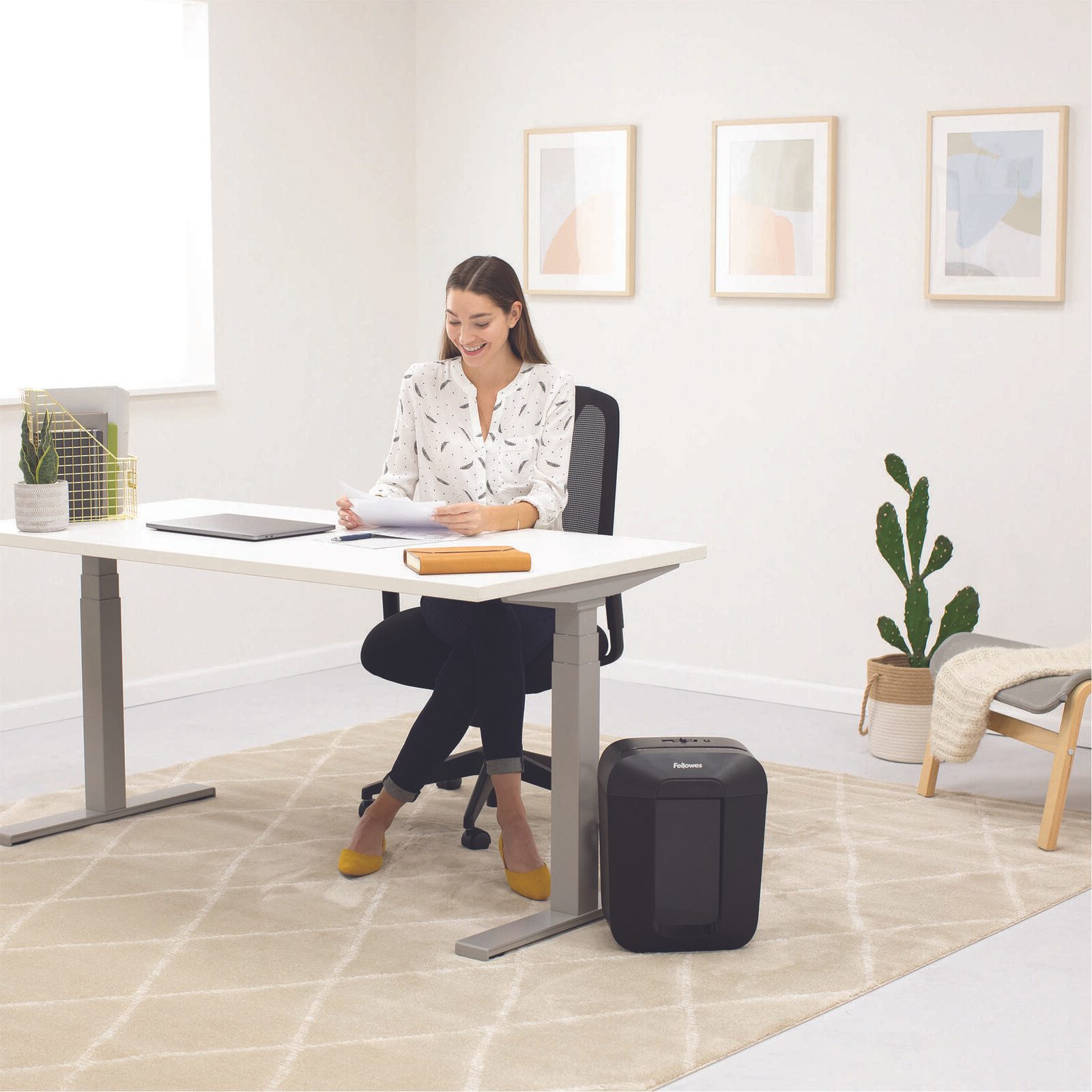 Fellowes Powershred LX41 Aktenvernichter mit Partikelschnitt bis 8 Blatt schwarz