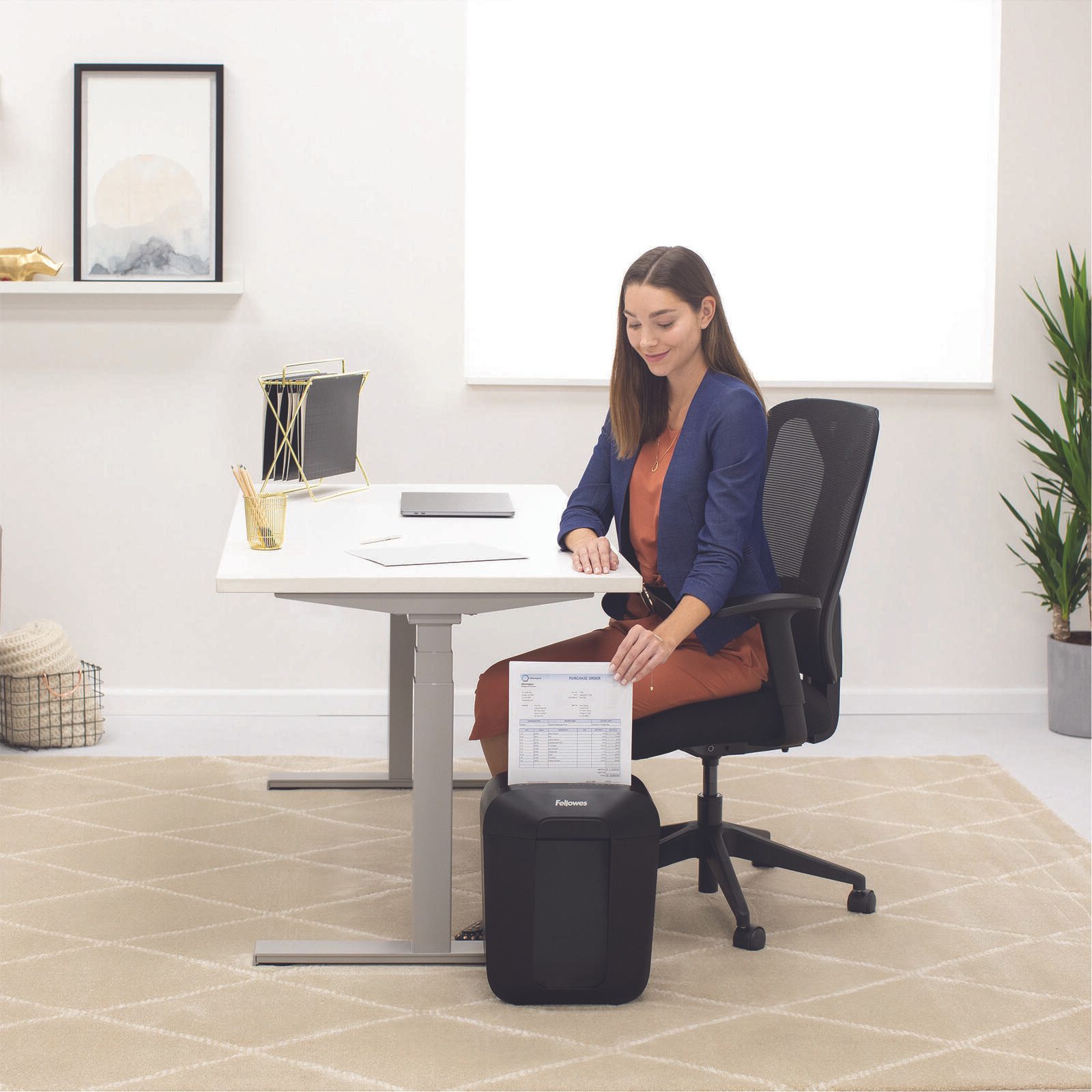 Fellowes Powershred LX41 Aktenvernichter mit Partikelschnitt bis 8 Blatt schwarz