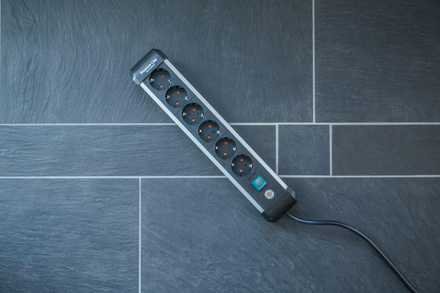 brennenstuhl Steckdosenleiste mit Schalter Premium-Alu-Line  3 m