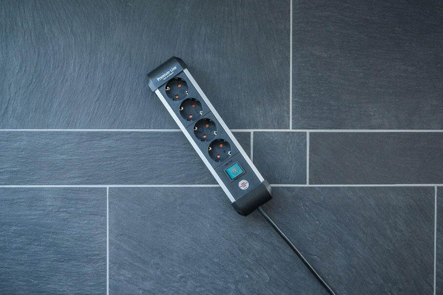 brennenstuhl Steckdosenleiste mit Schalter Premium-Alu-Line  1.8 m