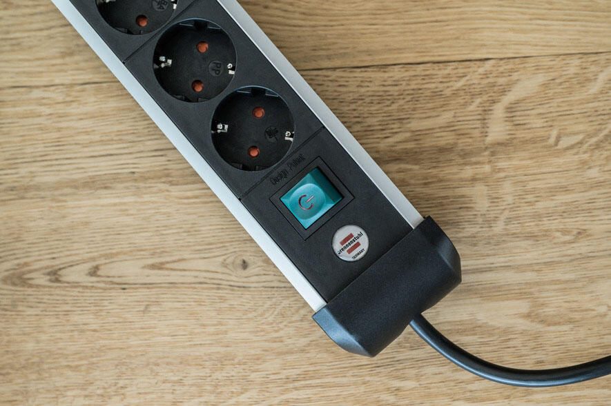 brennenstuhl Steckdosenleiste mit Schalter Premium-Alu-Line  3 m