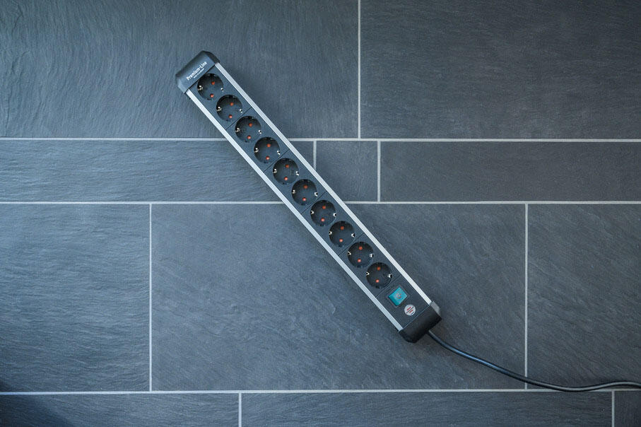 brennenstuhl Steckdosenleiste mit Schalter Premium-Alu-Line  3 m