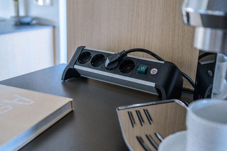 brennenstuhl Steckdosenleiste mit Schalter Alu-Office 1.8 m