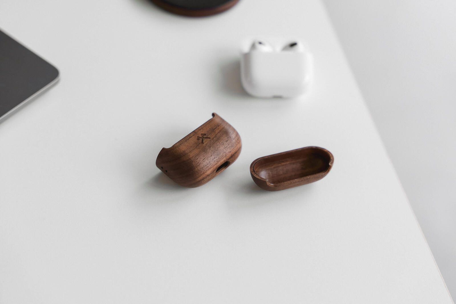 WOODCESSORIES Schutzhülle AirCase für AirPods 3.Generation walnuss