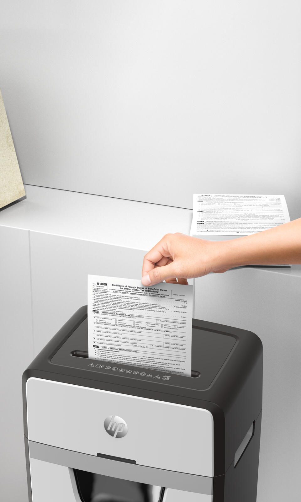 HP OneShred 24CC Aktenvernichter mit Partikelschnitt
