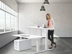 HAMMERBACHER elektrisch höhenverstellbarer Schreibtisch VXBHM16/W/WC weiß