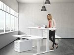 HAMMERBACHER elektrisch höhenverstellbarer Schreibtisch VXBHM2E/W/WC weiß