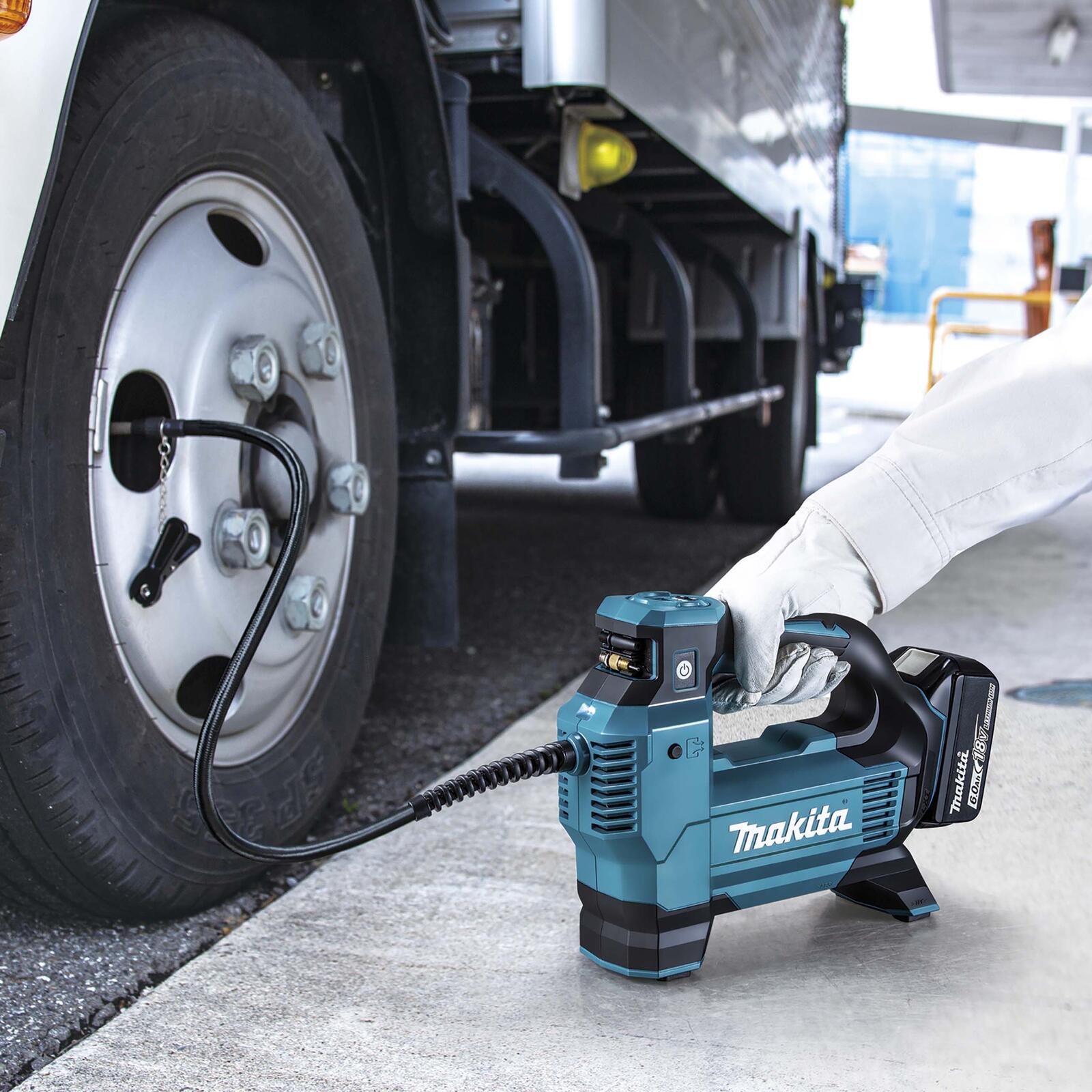 Makita Akku-Kompressor DMP181Z