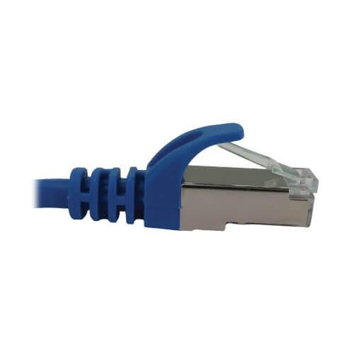 Eaton Tripp Lite Series Cat6a 10G Snagless Shielded Slim STP Ethernet Kabel (RJ45 Stecker/Stecker), PoE, Blue, 7 ft. (2.1 m)