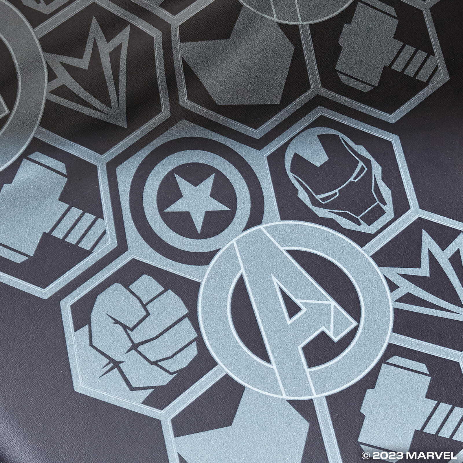 X Rocker Marvel™ Iron Man Floor Rocker Gaming-Bodensessel für Kinder & Jugendliche - schwarz