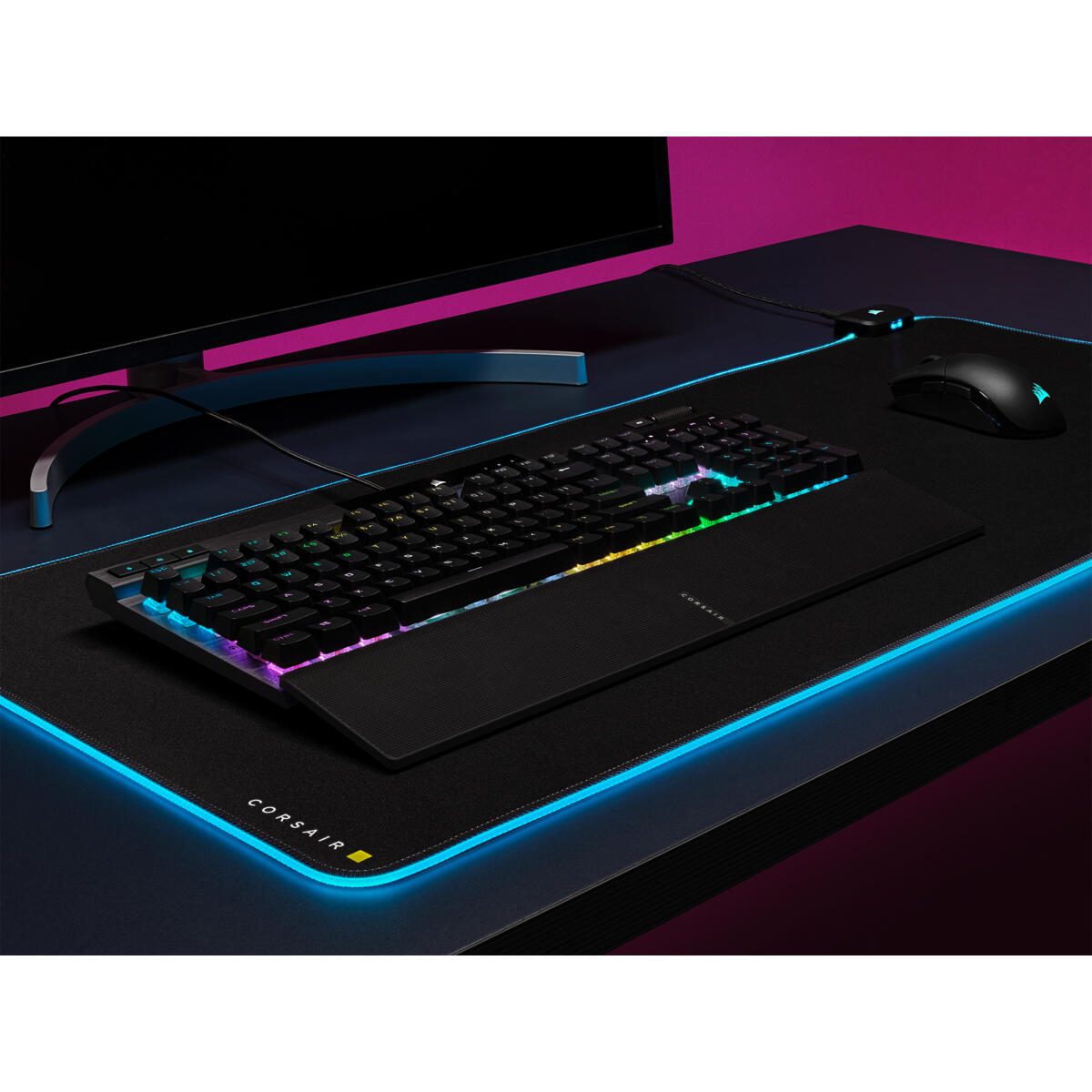 Corsair K70 RGB PRO Gaming-Tastatur - CHERRY MX Red, DE-Layout