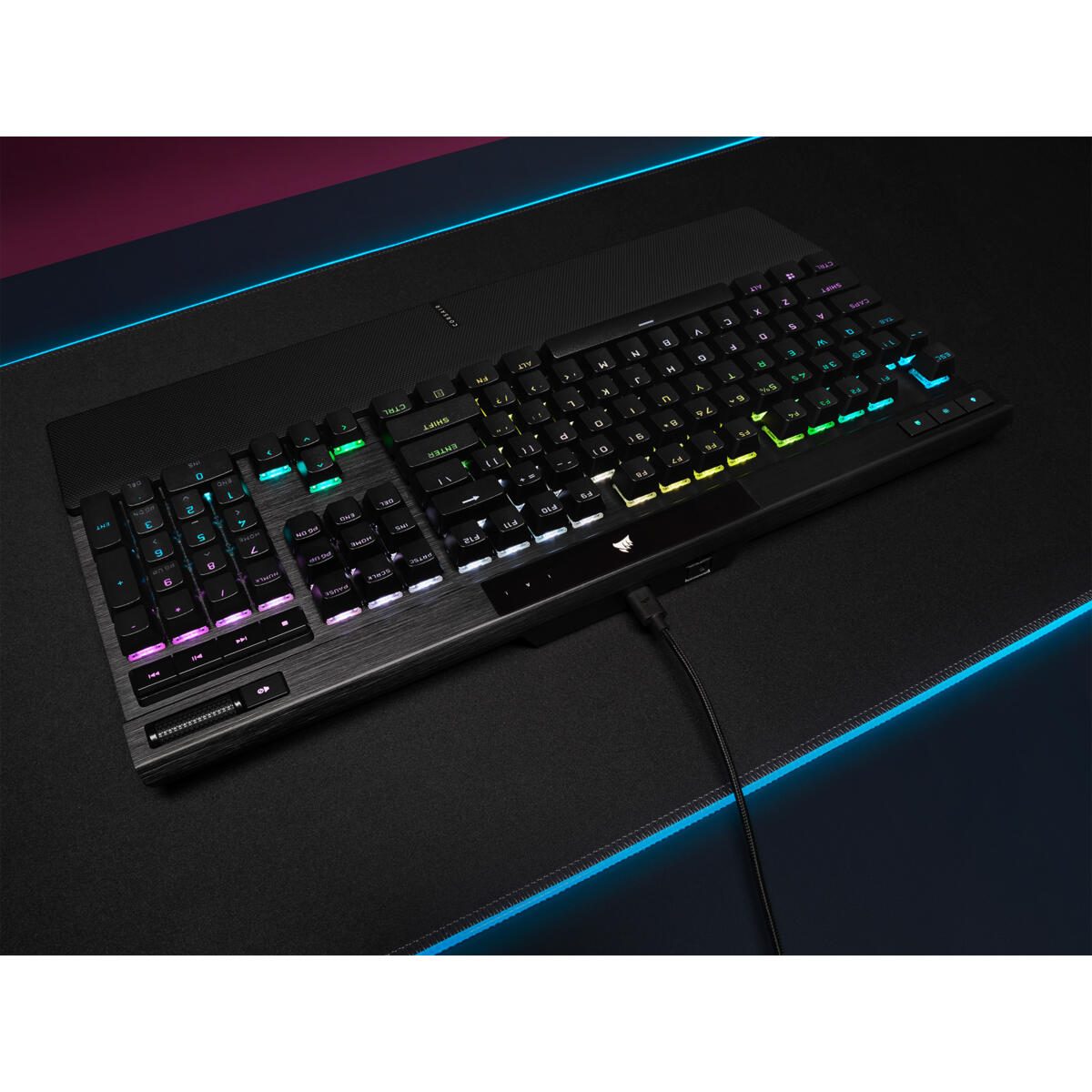 Corsair K70 RGB PRO Gaming-Tastatur - CHERRY MX Red, DE-Layout