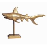 WOHNLING WL7.169 Dekofigur Hai Aluminium Gold mit Sockel