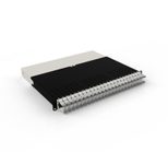 Patchbox patchbox.one Kabeleinzugssystem 8RU/STP (0,8 m) mit 24 Kassetten, Patchkabel Cat. 6a, U/FTP, PoE, Kabel weiß